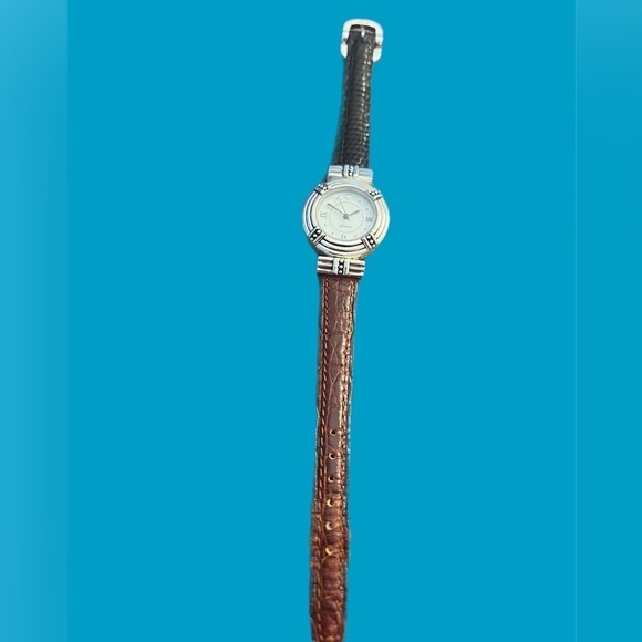 Brighton Manhattan Women\'s Silver Tone Quartz Watch New Battery Reversible. main image 9